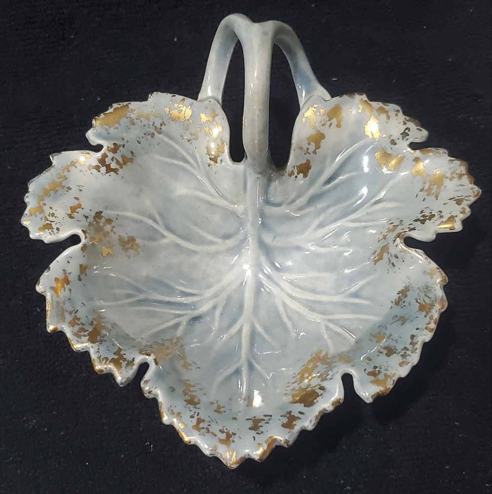 Elegant Gold Gilt Leaf-Shaped Decorative Trinket Dish In Blueish Gray 6" X 3 "